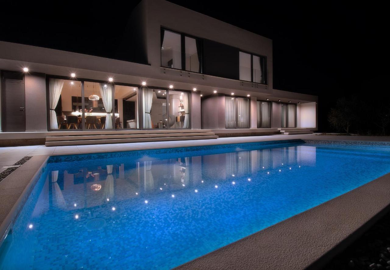 Martincic Residence - 5 Stars Luxury With Pool Heating On 4000M2 Rakalj 외부 사진