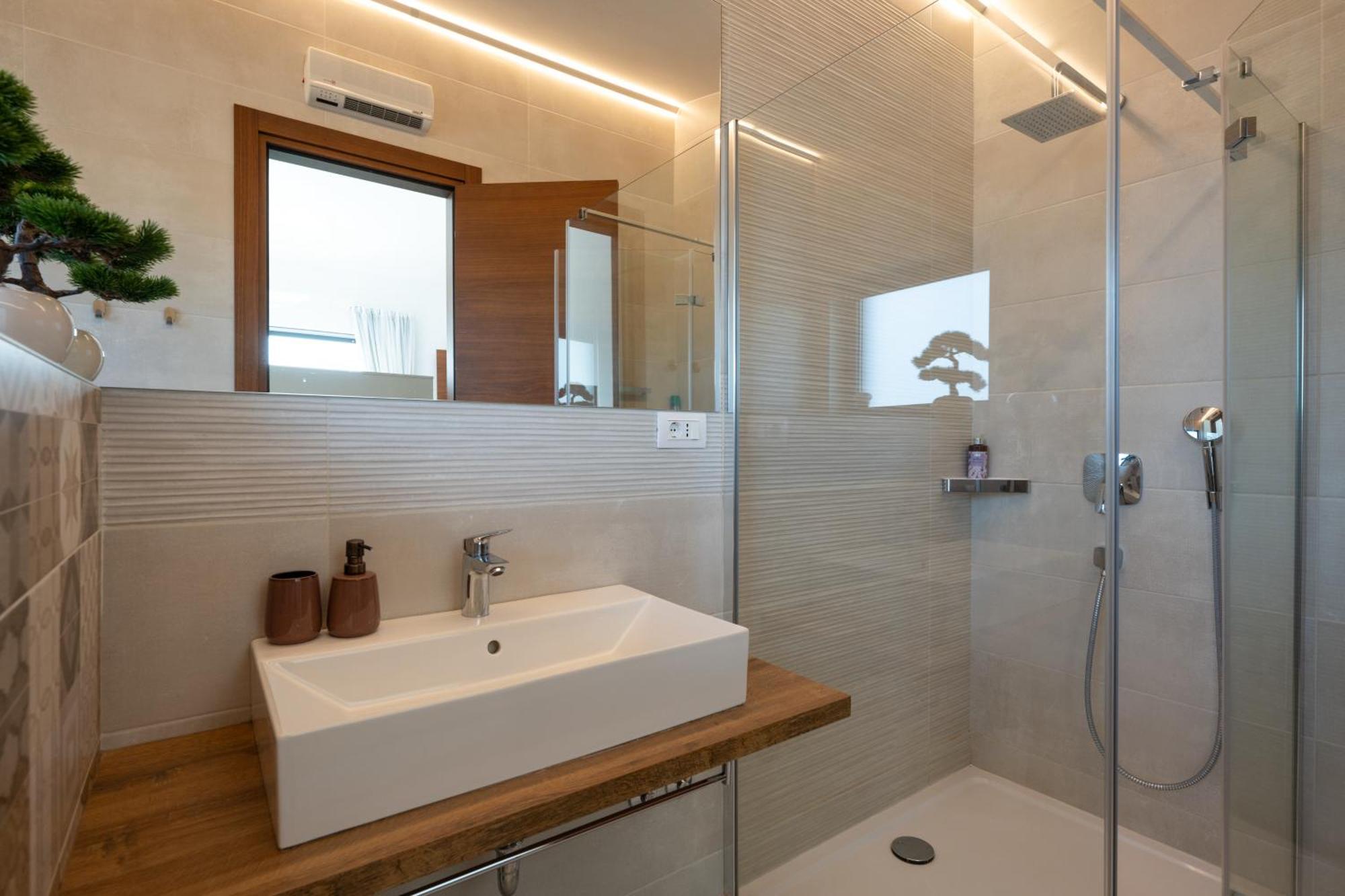 Martincic Residence - 5 Stars Luxury With Pool Heating On 4000M2 Rakalj 외부 사진