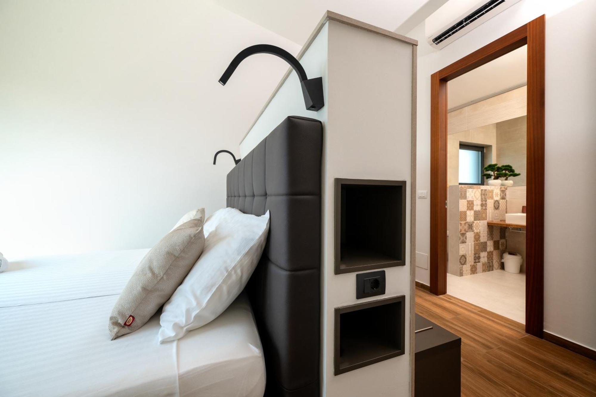 Martincic Residence - 5 Stars Luxury With Pool Heating On 4000M2 Rakalj 외부 사진