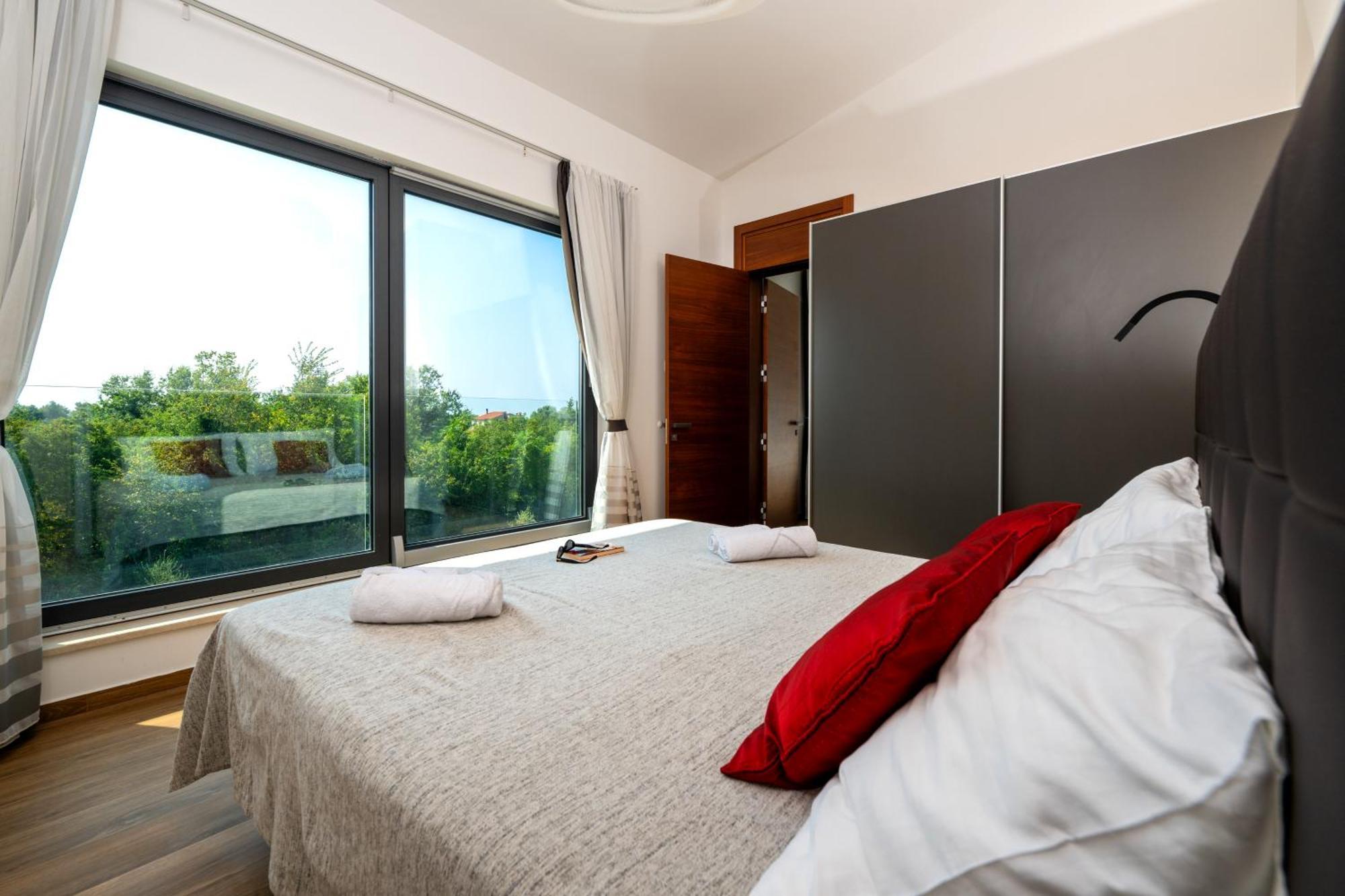 Martincic Residence - 5 Stars Luxury With Pool Heating On 4000M2 Rakalj 외부 사진